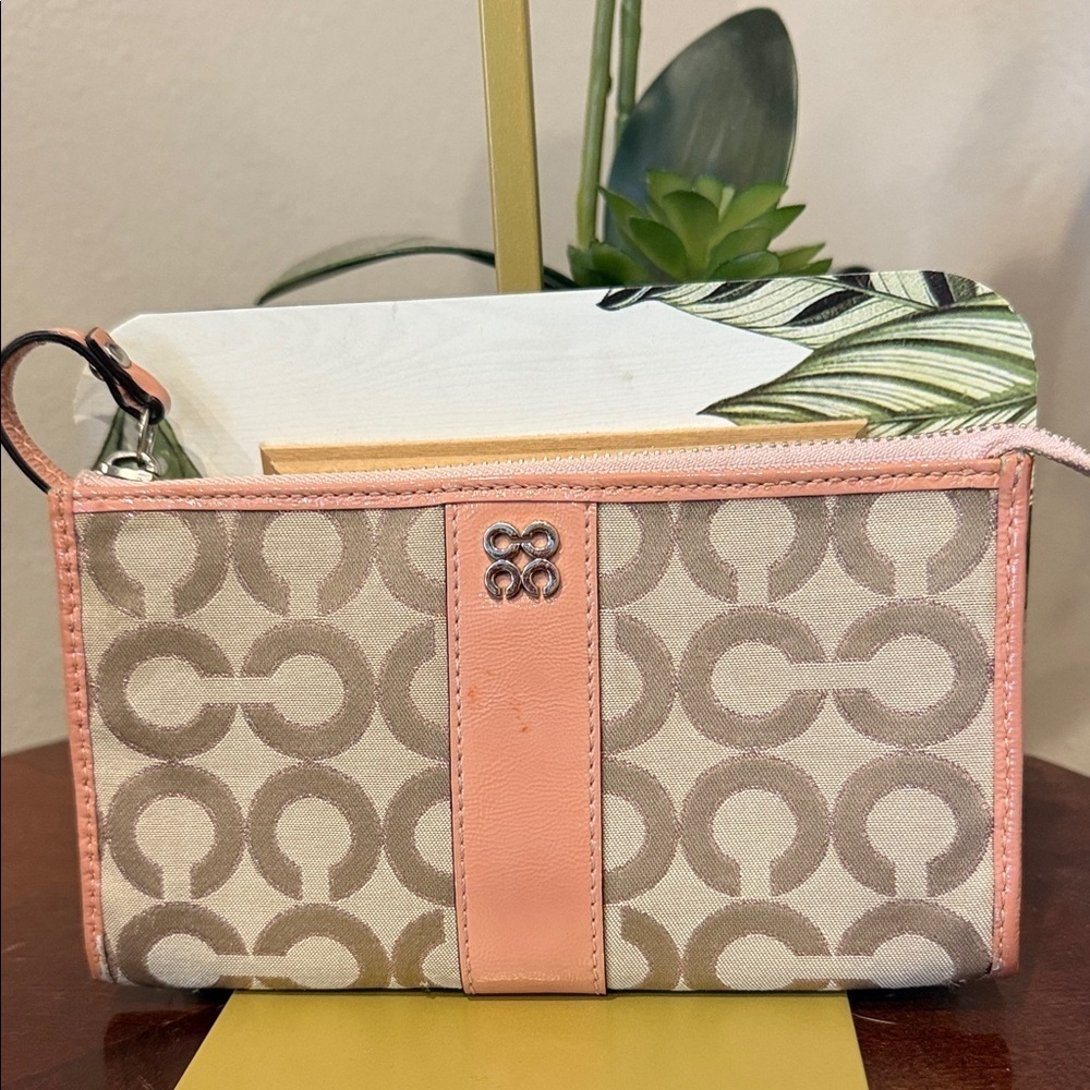Stylish Pink and Beige Women's Bag Coach wristlet wallet coin purse designer - Picture 2 of 7